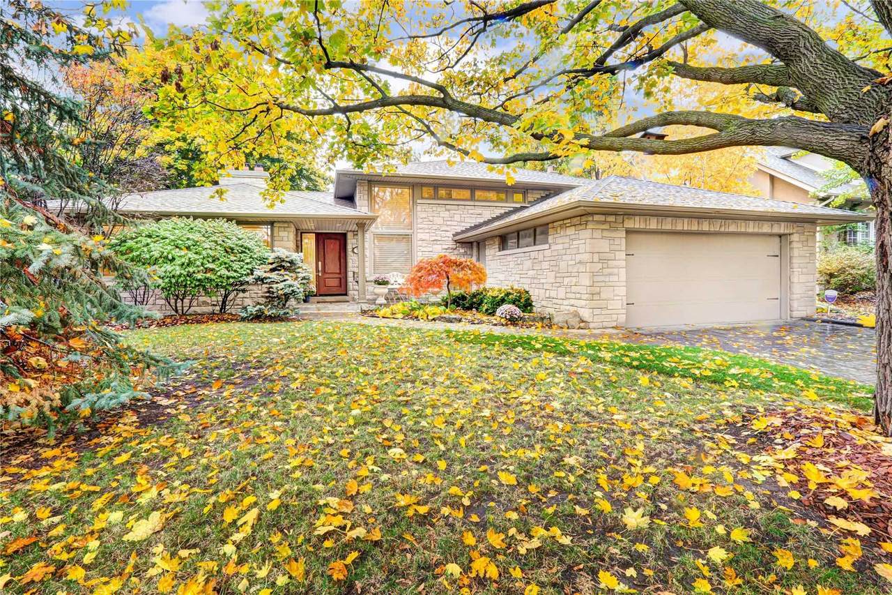 15 Bemersyde Dr - Photo 1