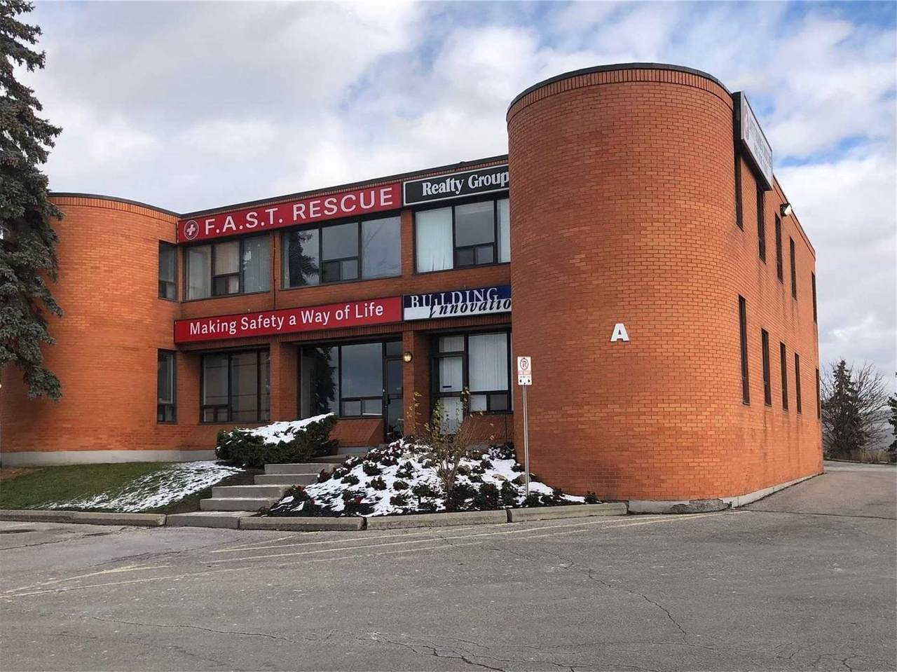 750 Oakdale Rd - Photo 1