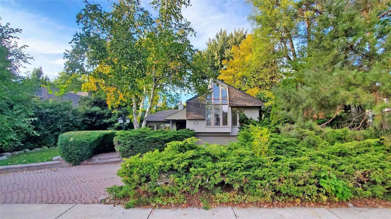 98 Rathburn Rd - Photo 1