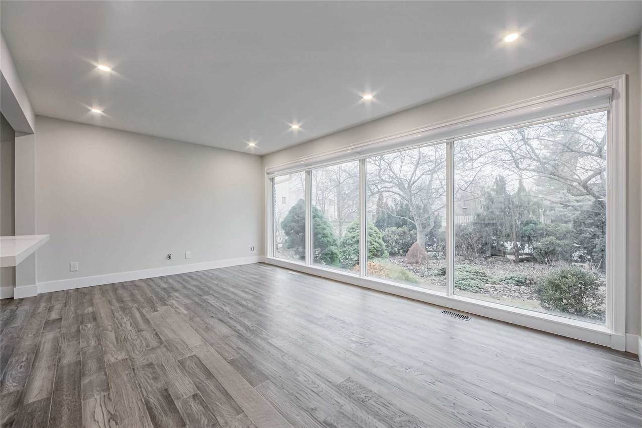 1205 Gainsborough Dr - Photo 1