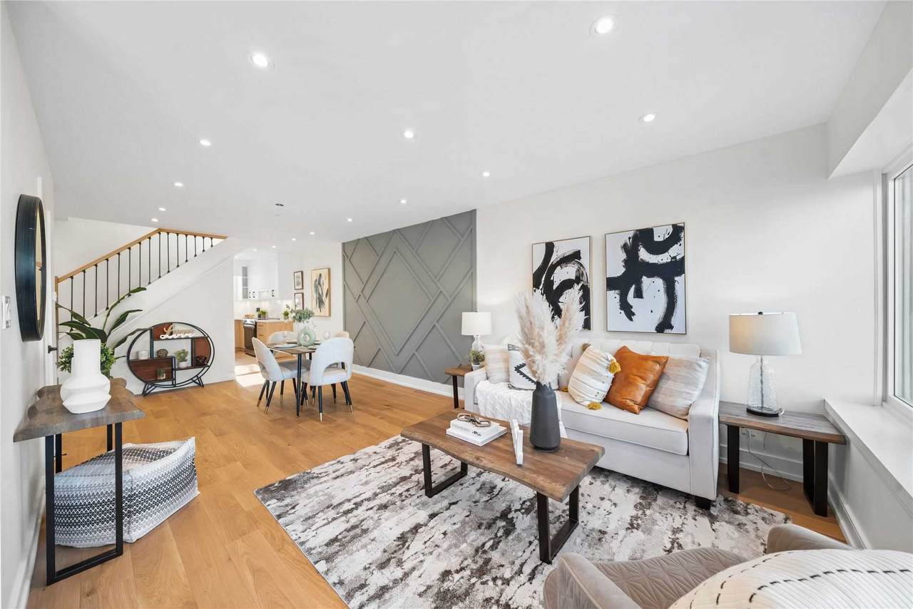 35 Rowntree Ave - Photo 1