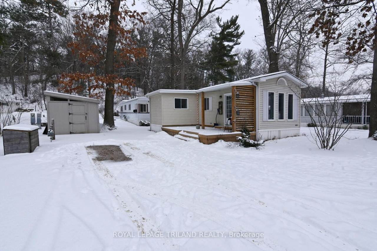 9910 Northville Crescent - Photo 1