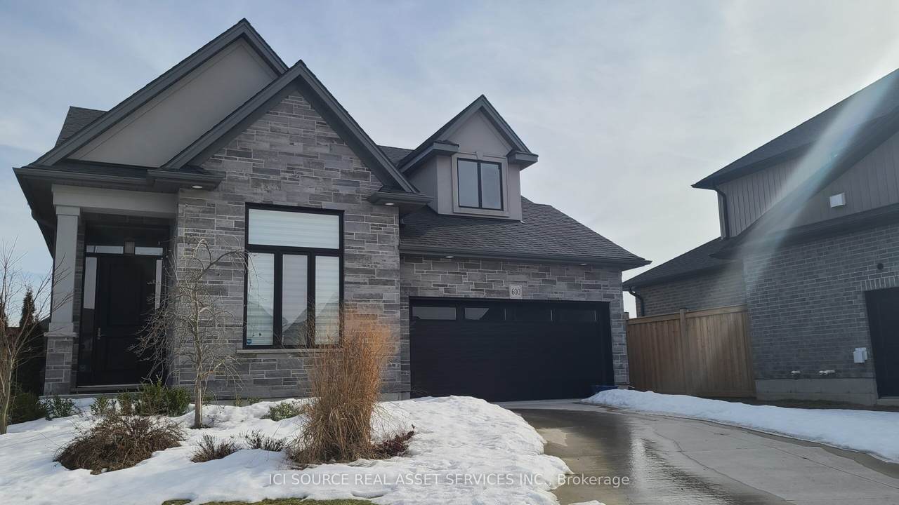 600 Hawthorne Place - Photo 1