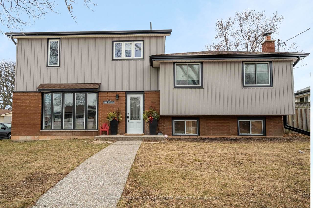 8 Banff Drive - Photo 1