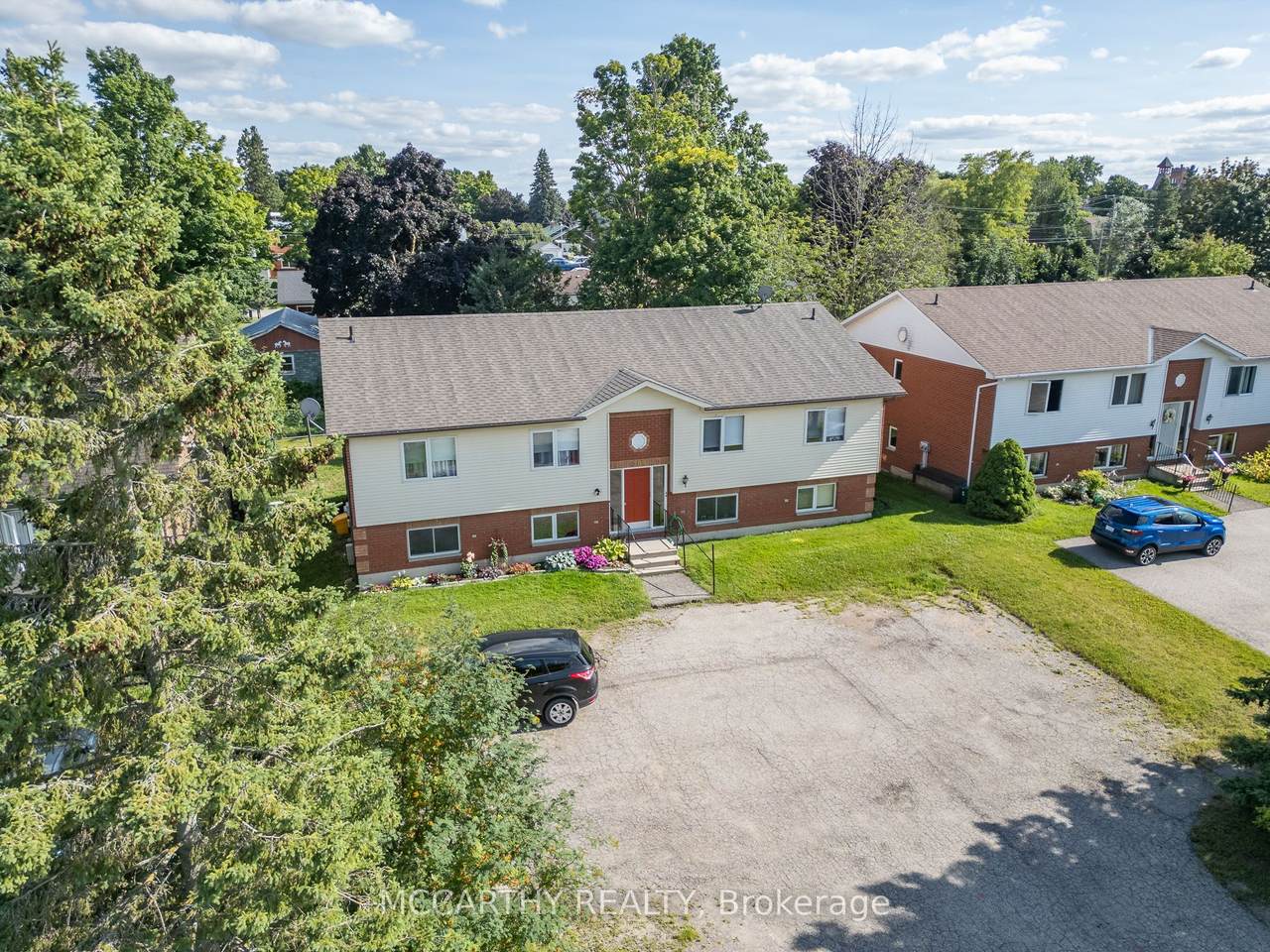 209 Sarah Court - Photo 1