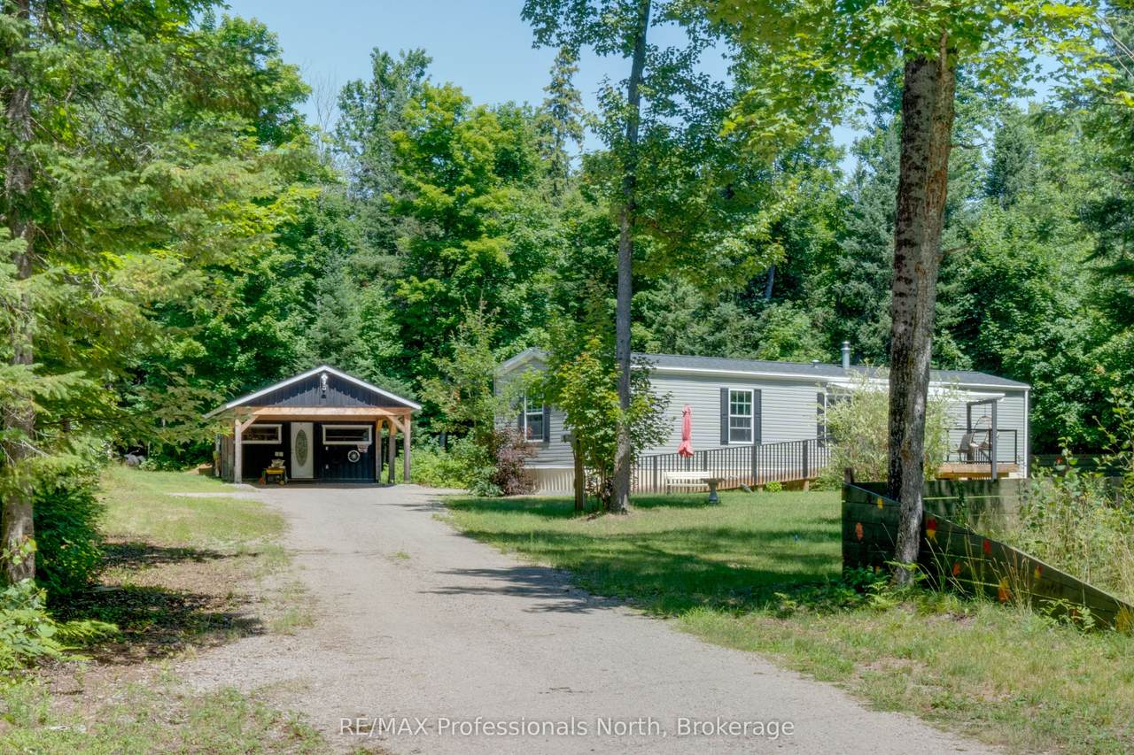 676 Super Sign Road N/A - Photo 1