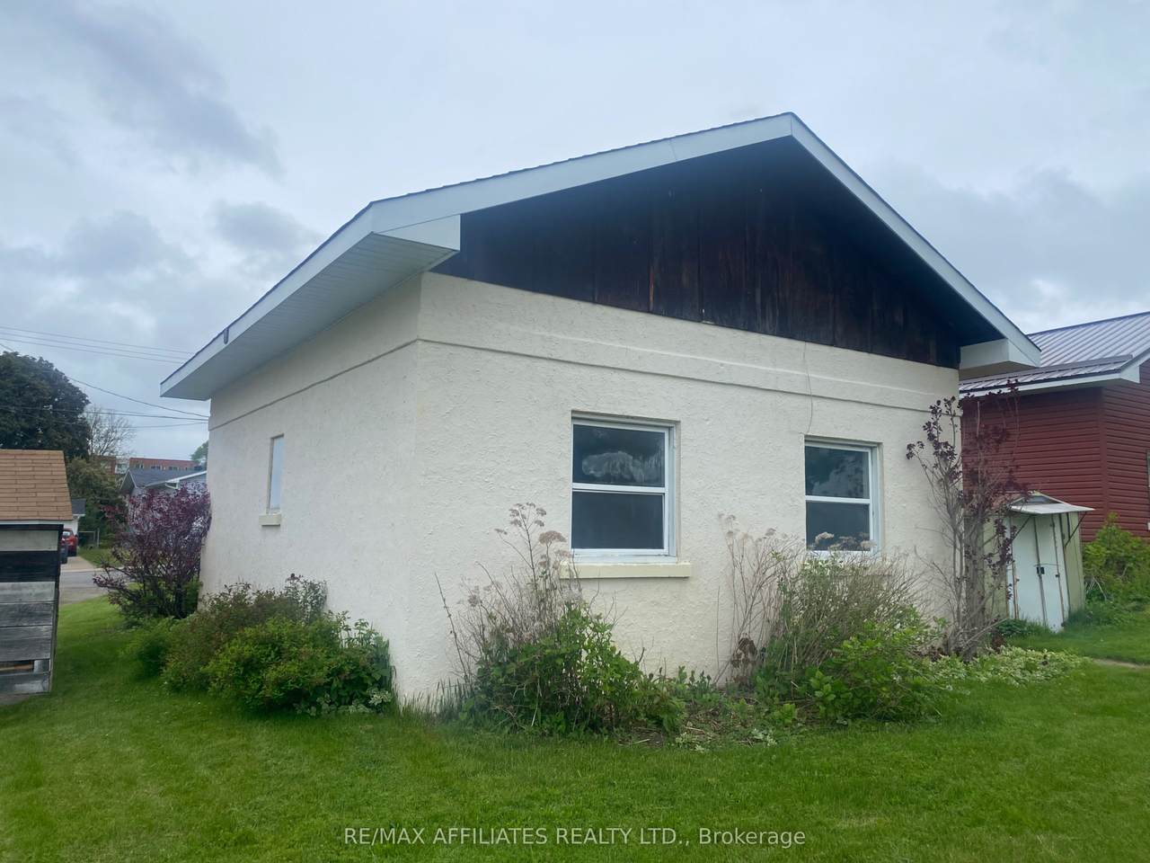 7 Mckenzie Avenue - Photo 1