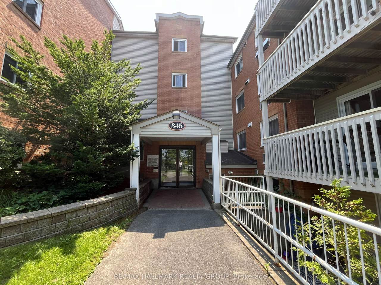 345 Centrum Boulevard - Photo 1