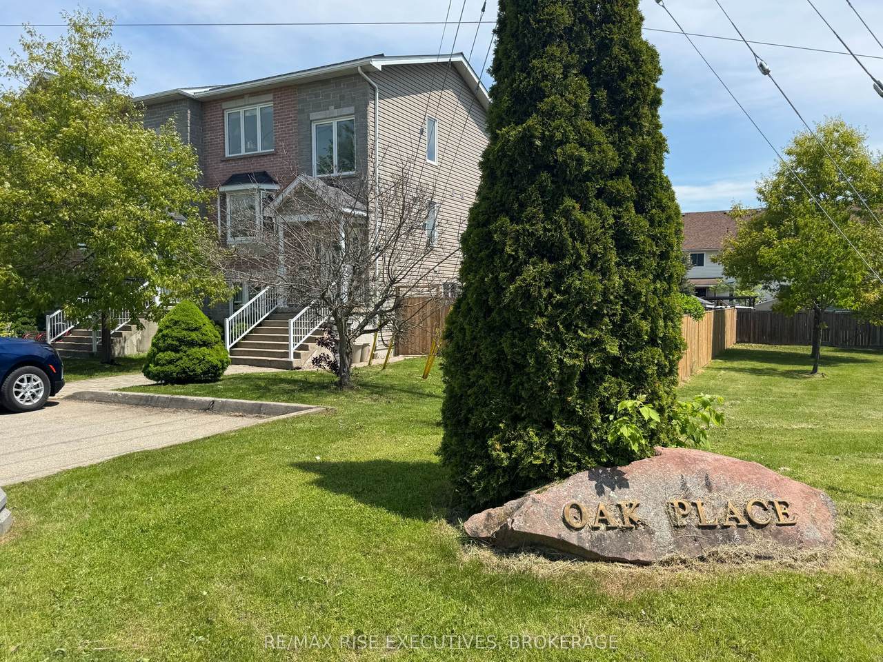 211 Oak Street - Photo 1