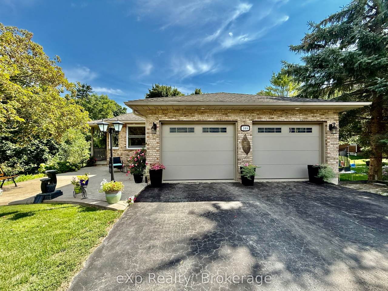 308 Mary Street - Photo 1