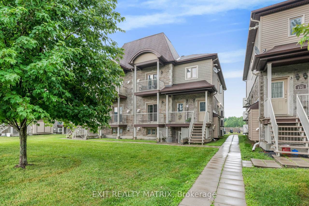 193 Bourdeau Boulevard - Photo 1