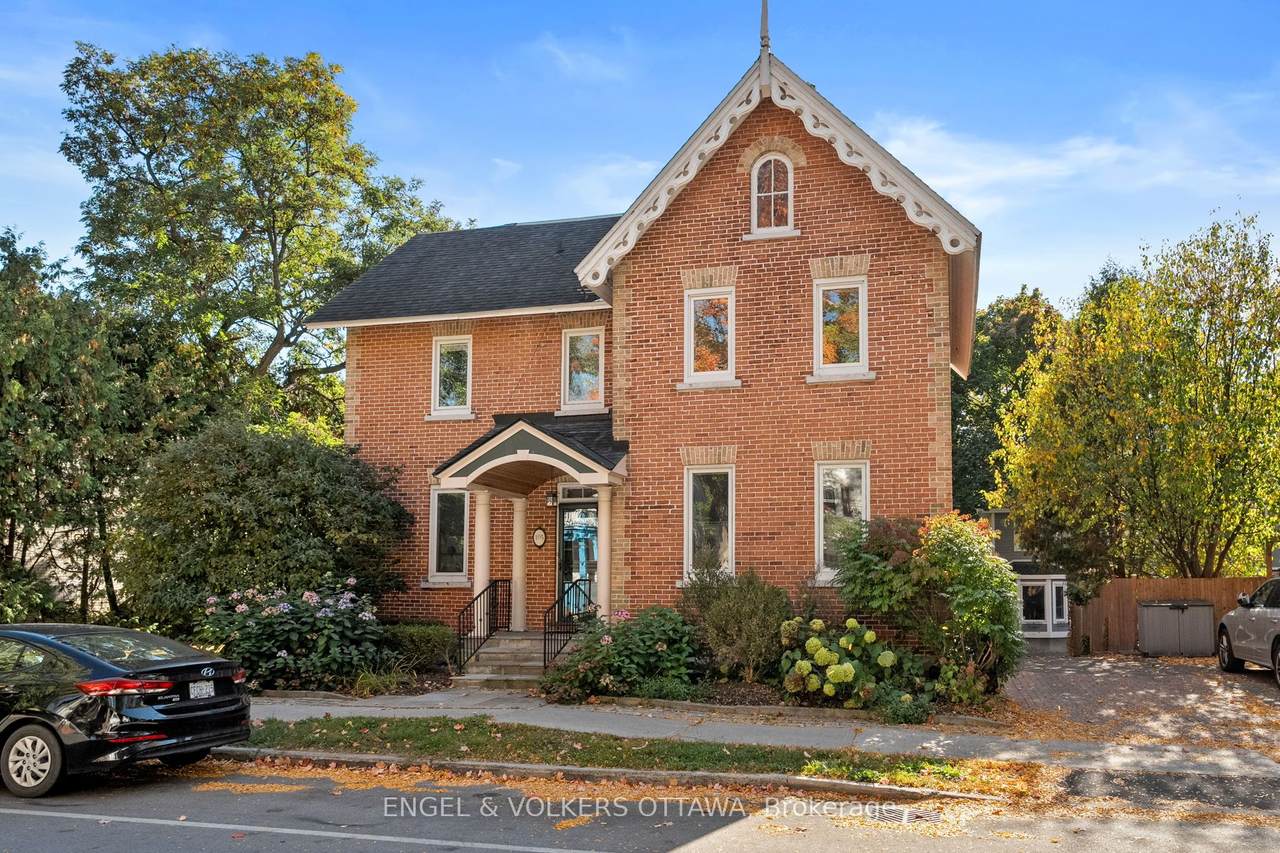 105 Crichton Street - Photo 1