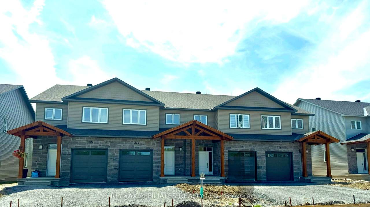 351 Voyageur Place - Photo 1