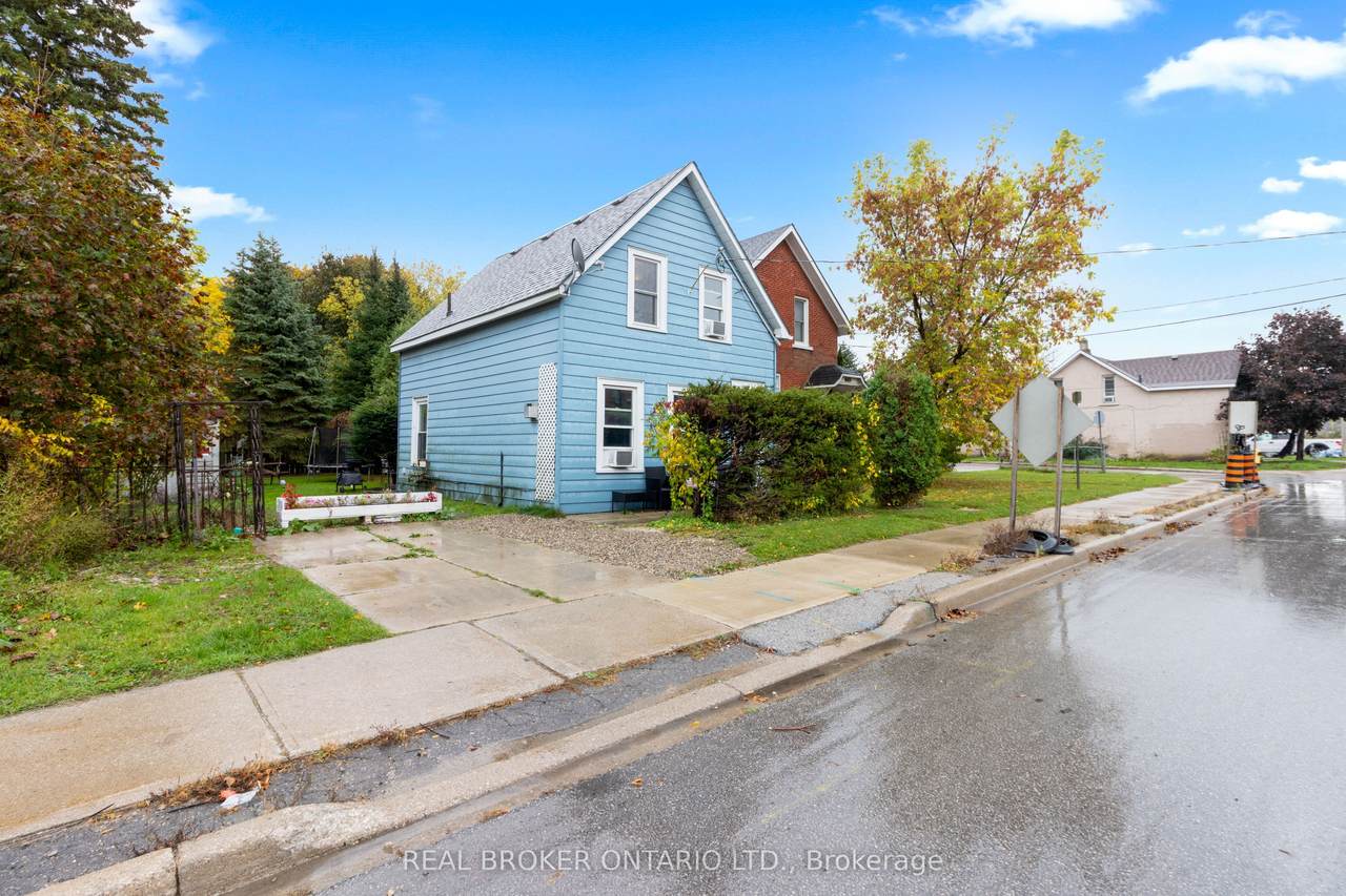 1323 2nd Avenue - Photo 1