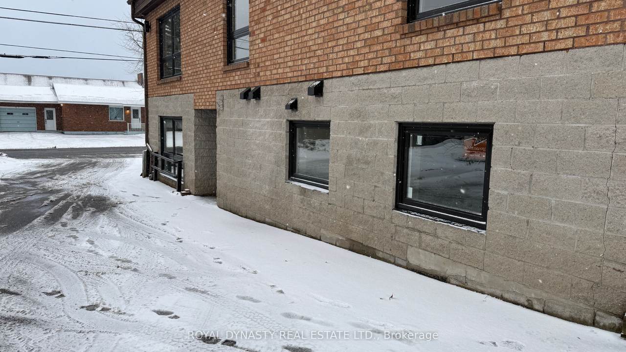 15 Centre Street - Photo 1