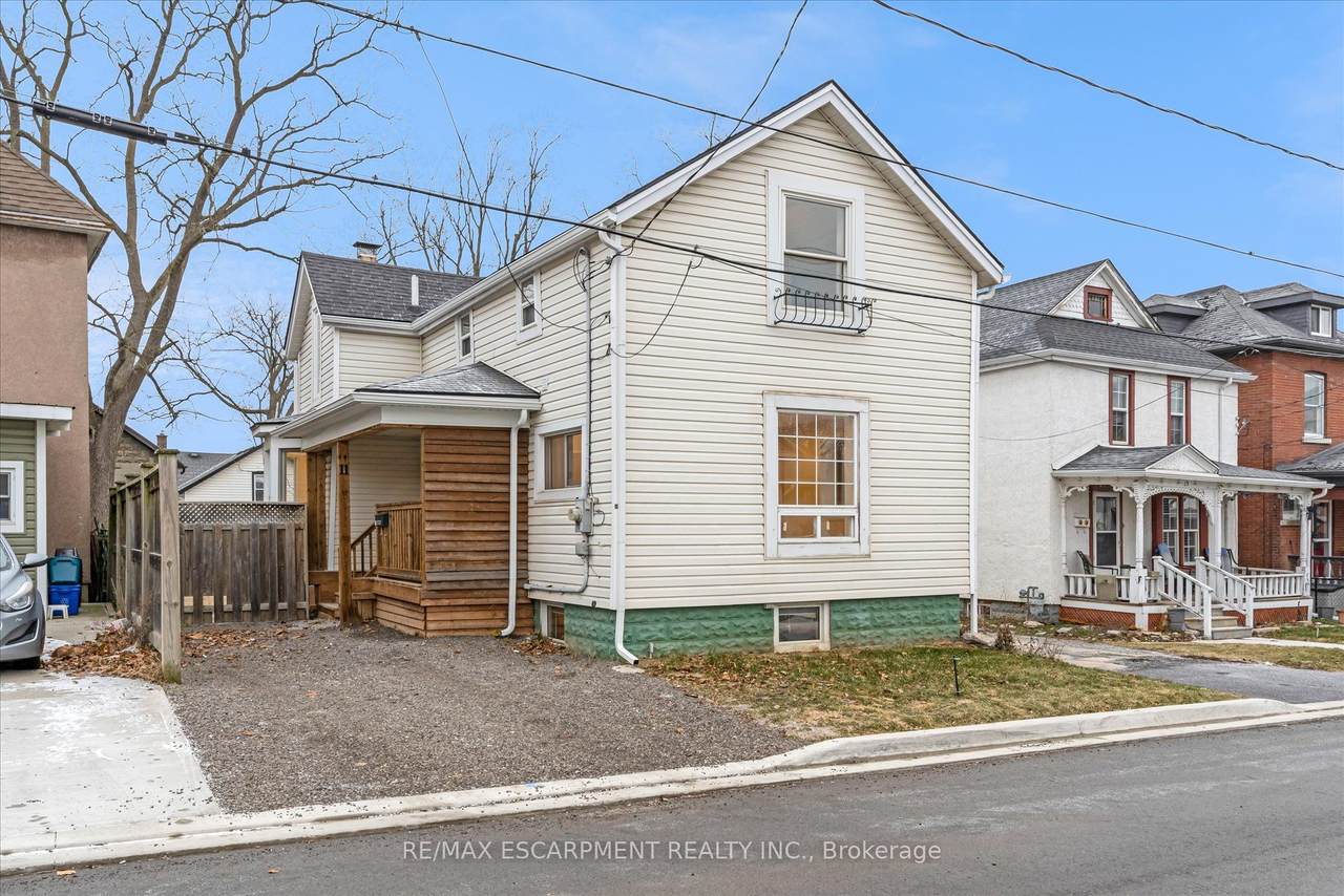 11 Albina Street - Photo 1