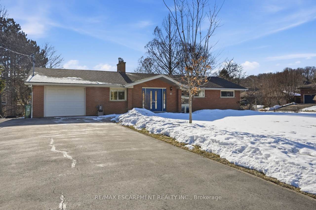 81 Thomson Drive - Photo 1