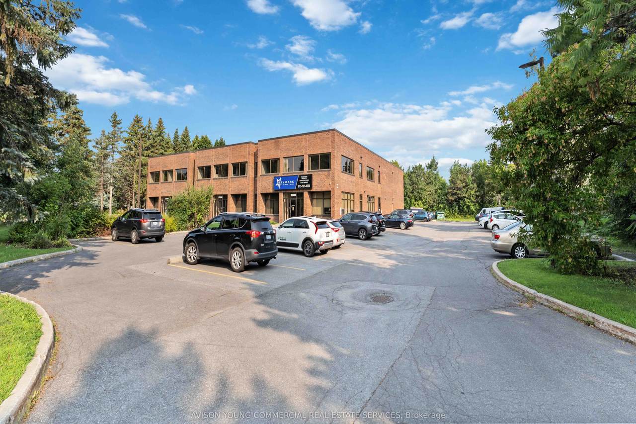 2520 St Laurent Boulevard - Photo 1