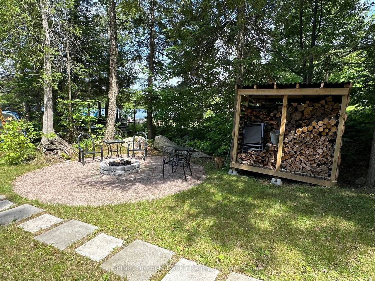 https://bt-photos.global.ssl.fastly.net/toronto/1280_boomver_1_X12946380-1.jpg
