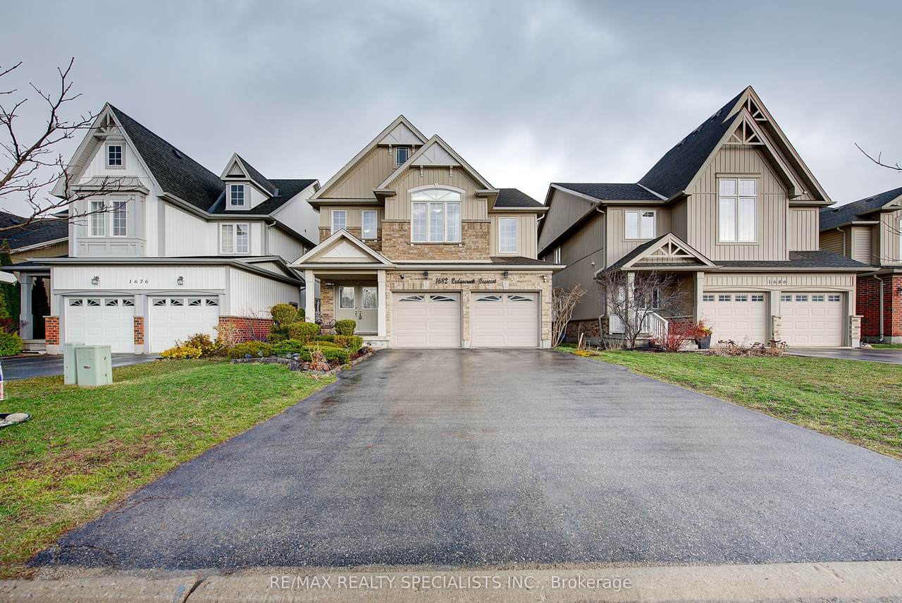 1682 Cedarcreek Crescent - Photo 1