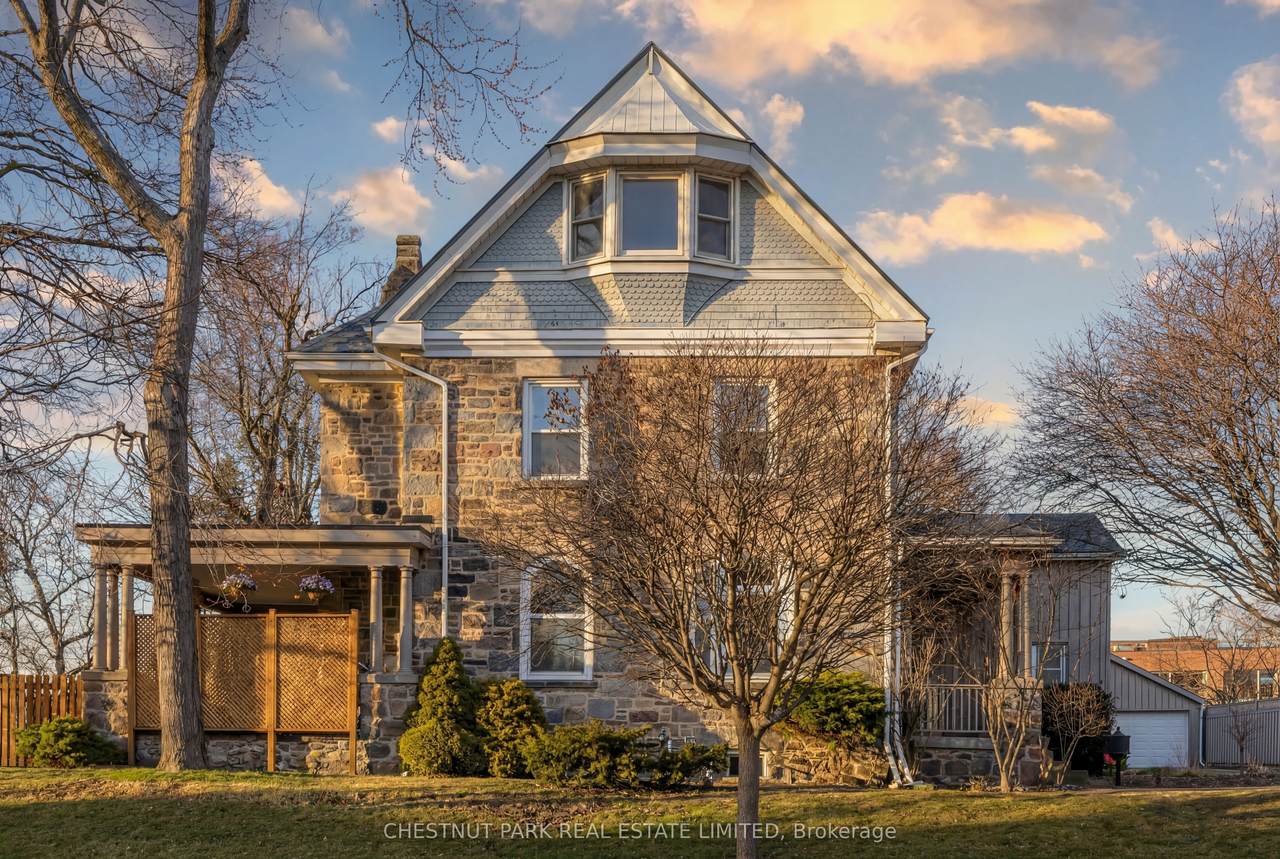 54 Bruce Street - Photo 1