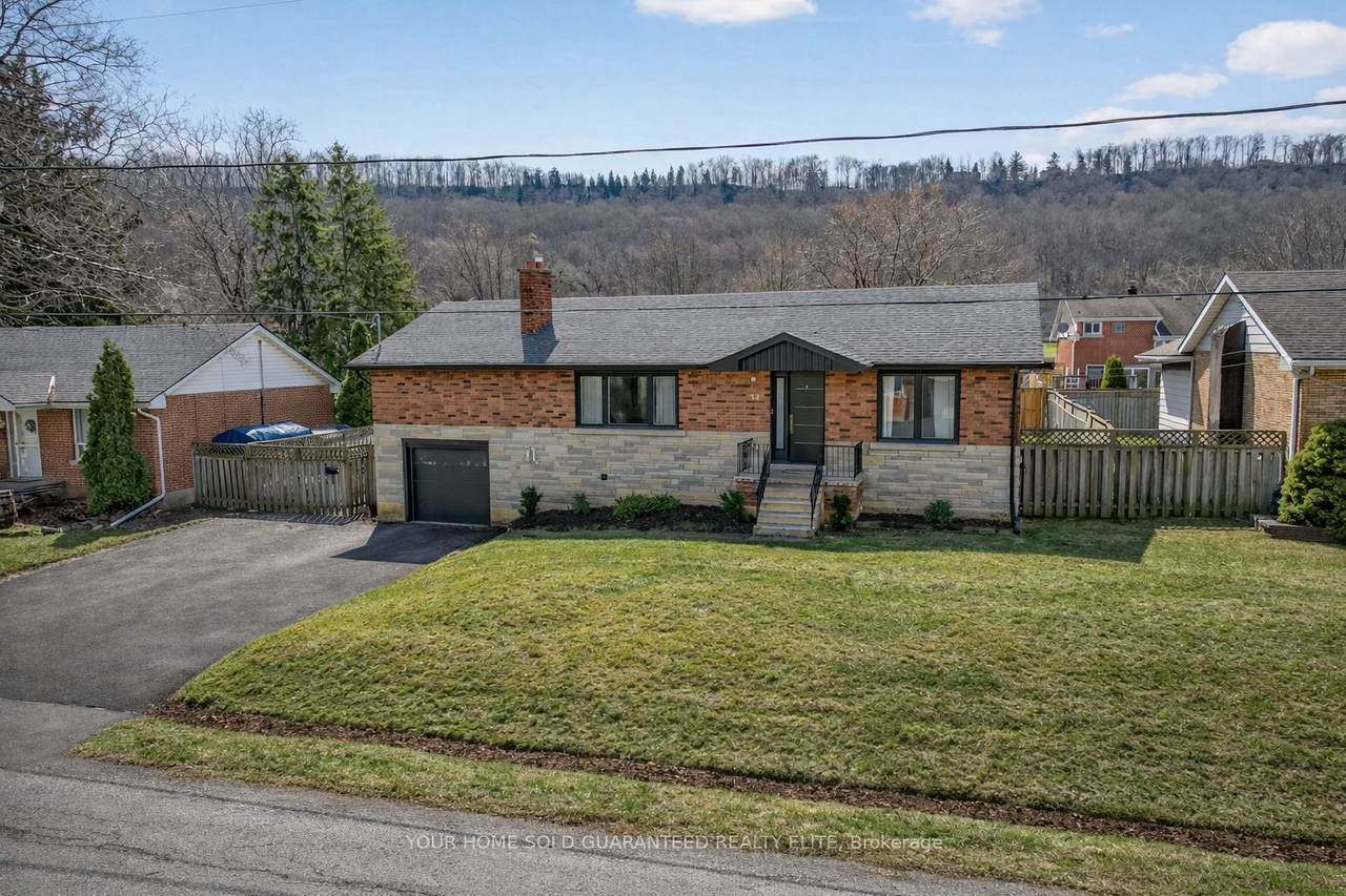 22 Hazelwood Avenue - Photo 1