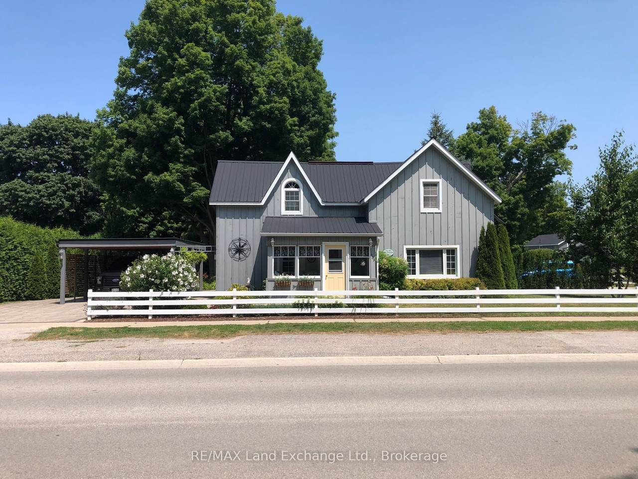 439 Green Street - Photo 1