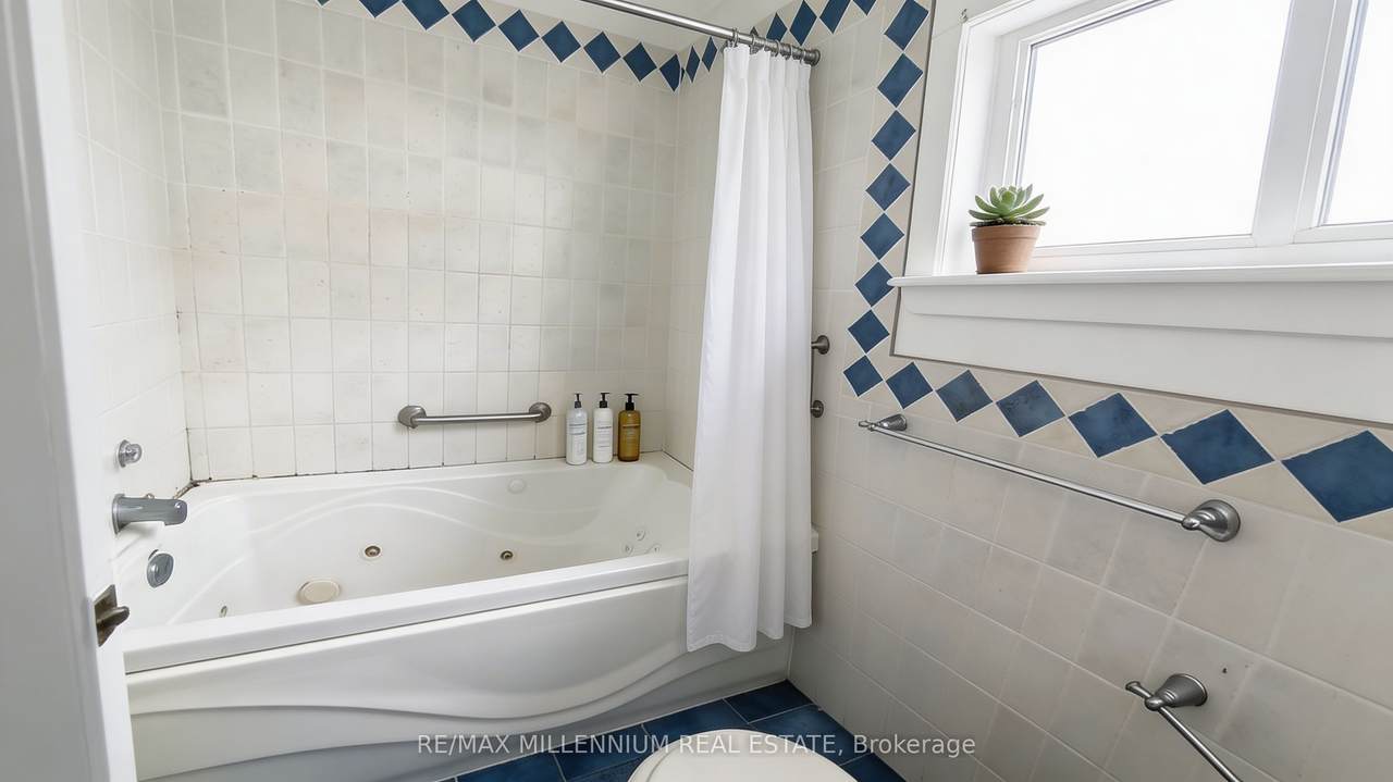 https://bt-photos.global.ssl.fastly.net/toronto/1280_boomver_1_X12953206-1.jpg