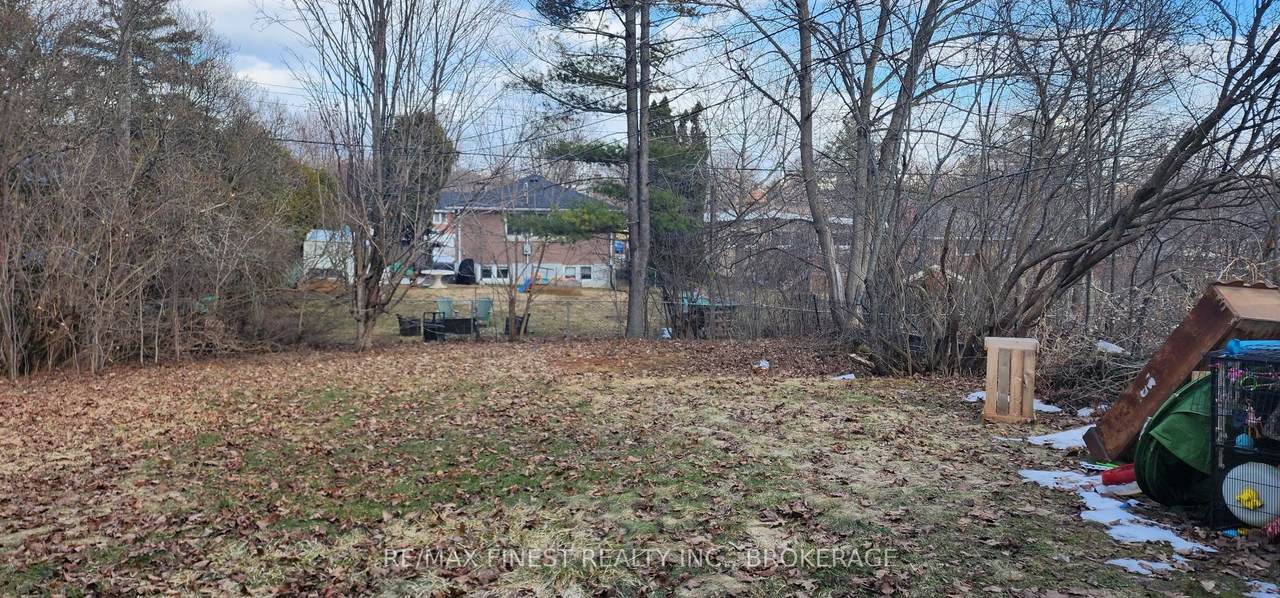 339 Mowat Avenue - Photo 1