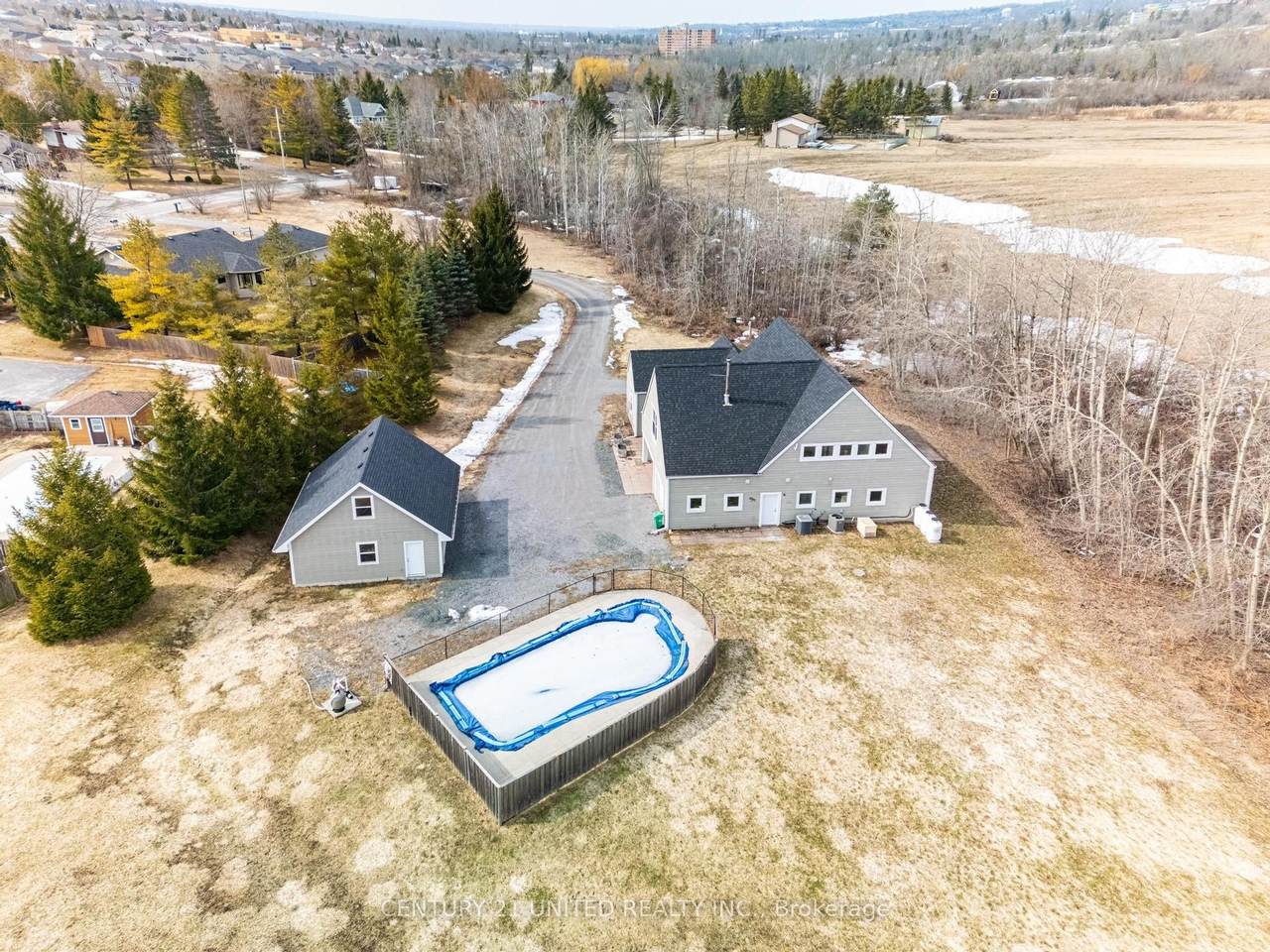 590 Maniece Avenue - Photo 1