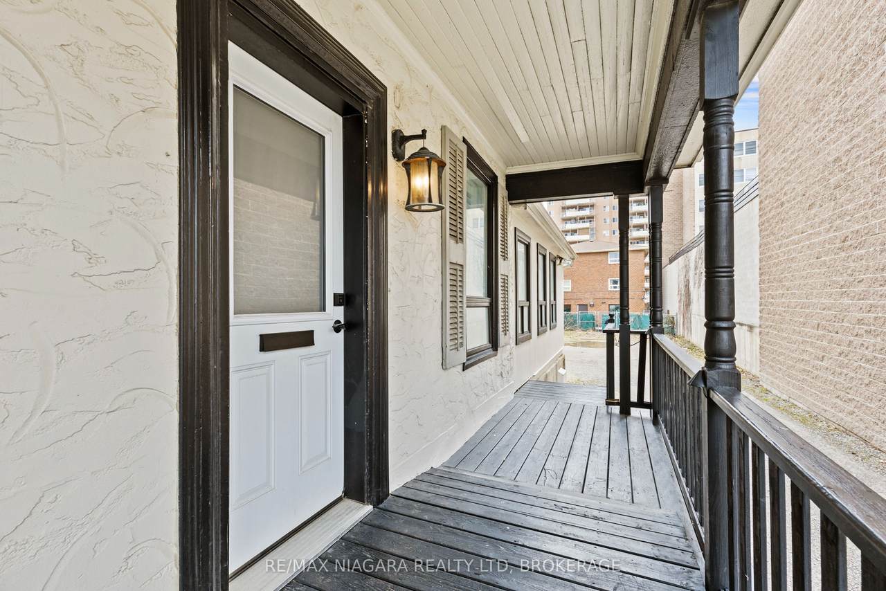 https://bt-photos.global.ssl.fastly.net/toronto/1280_boomver_1_X12954136-1.jpg