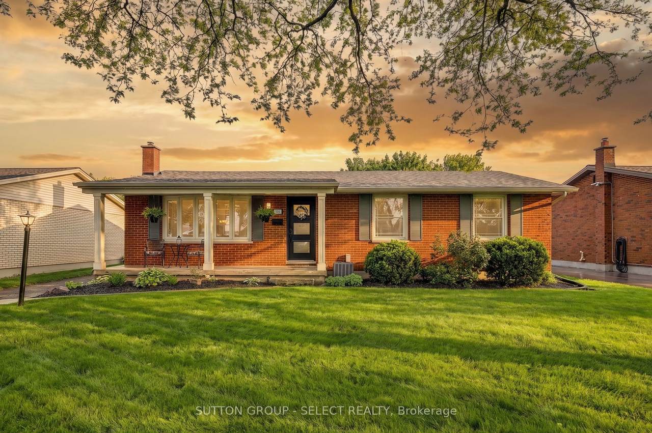 116 Downing Crescent - Photo 1