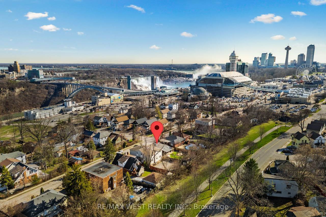 https://bt-photos.global.ssl.fastly.net/toronto/1280_boomver_1_X13010082-1.jpg
