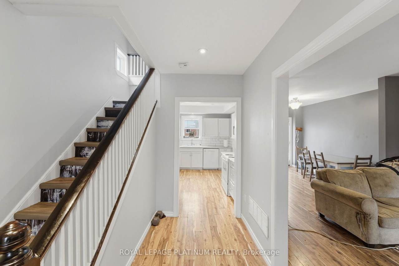 https://bt-photos.global.ssl.fastly.net/toronto/1280_boomver_1_X13012186-1.jpg
