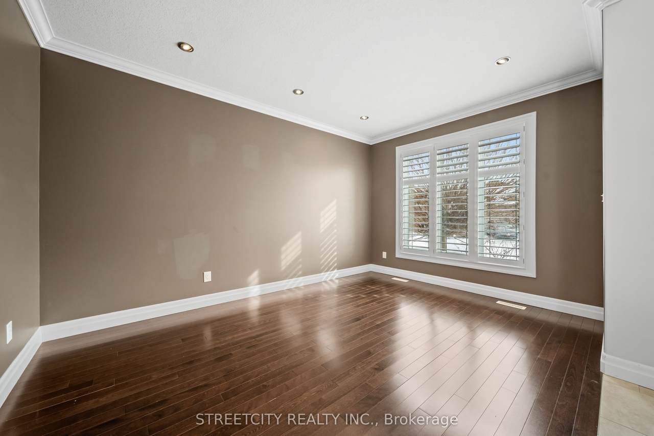 https://bt-photos.global.ssl.fastly.net/toronto/1280_boomver_1_X13013434-1.jpg