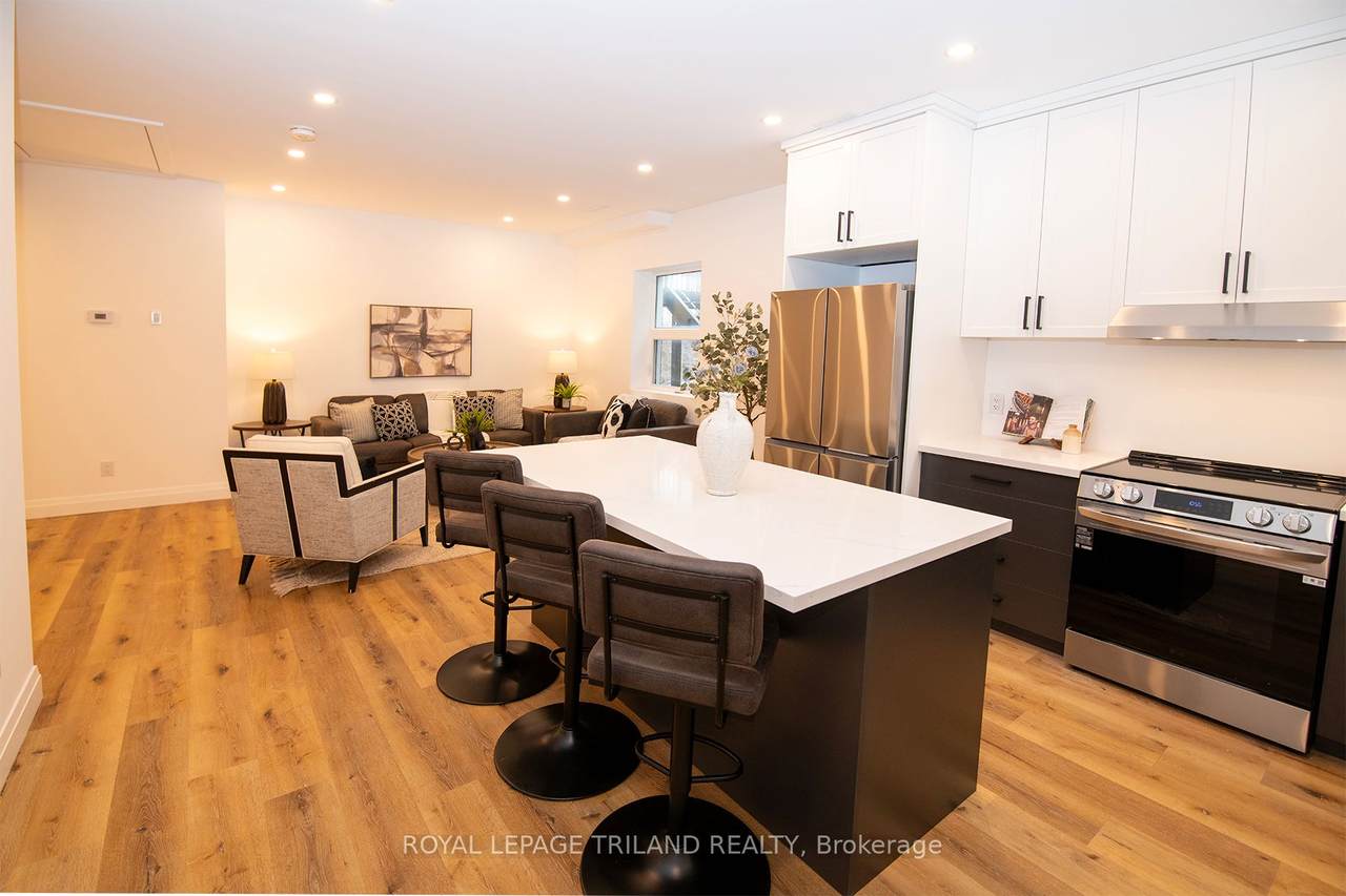 425 Dundas Street - Photo 1