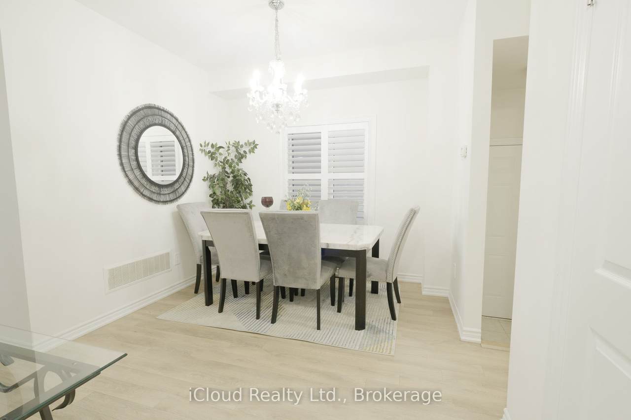 https://bt-photos.global.ssl.fastly.net/toronto/1280_boomver_1_X13085600-1.jpg