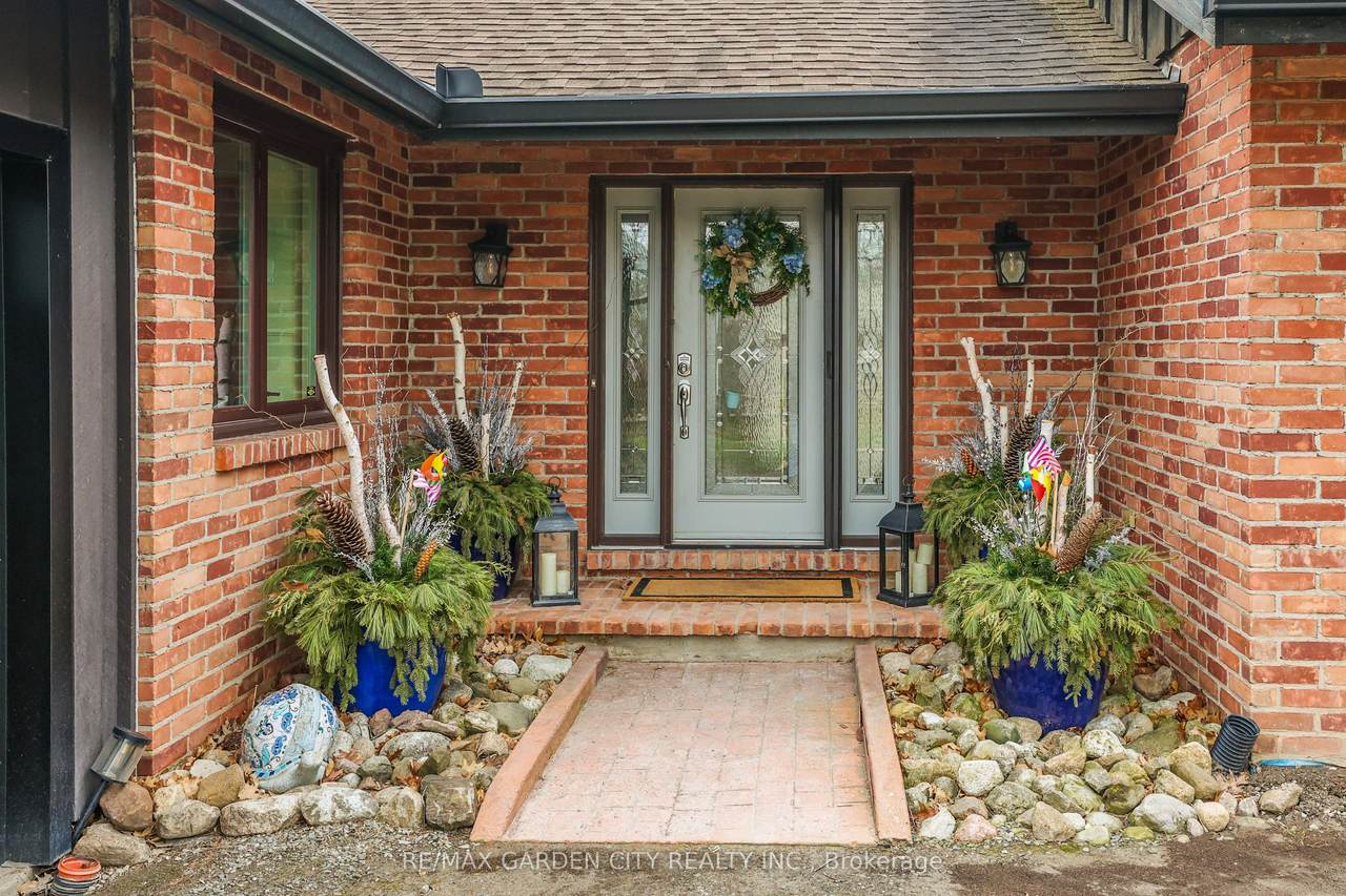 https://bt-photos.global.ssl.fastly.net/toronto/1280_boomver_2_X13087030-1.jpg