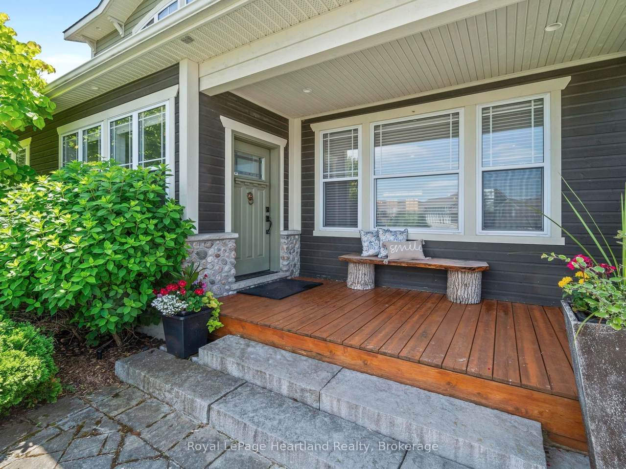 https://bt-photos.global.ssl.fastly.net/toronto/1280_boomver_1_X13090442-1.jpg