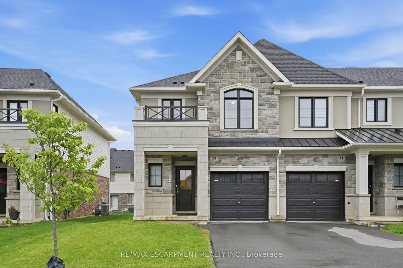 19 Mia Drive - Photo 1