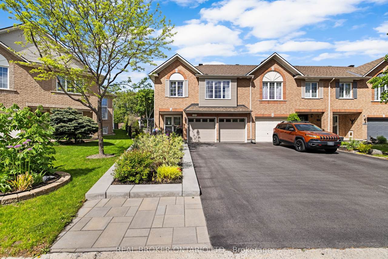 124 Macassa Circle - Photo 1