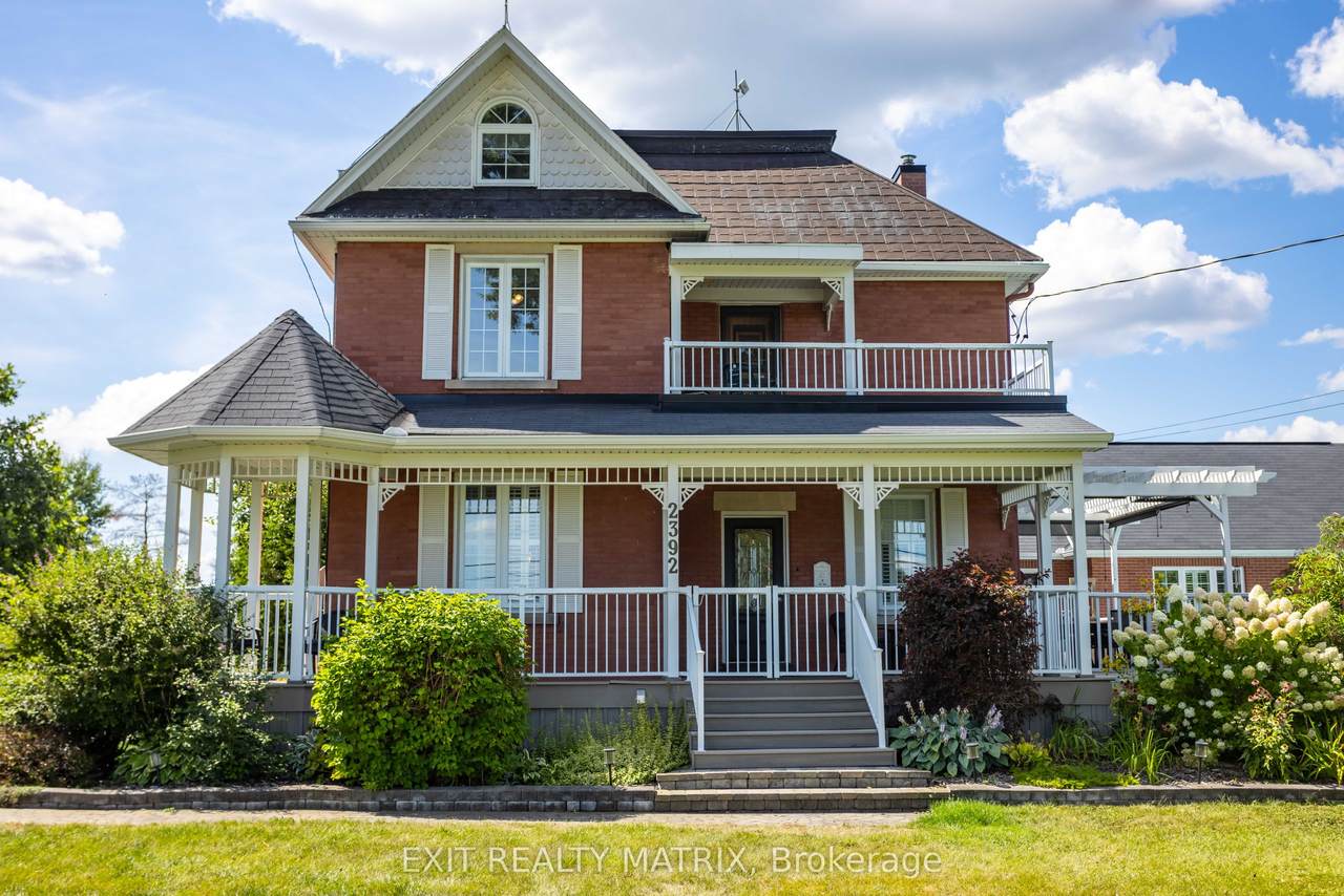 2392 8th Line Road - Photo 1