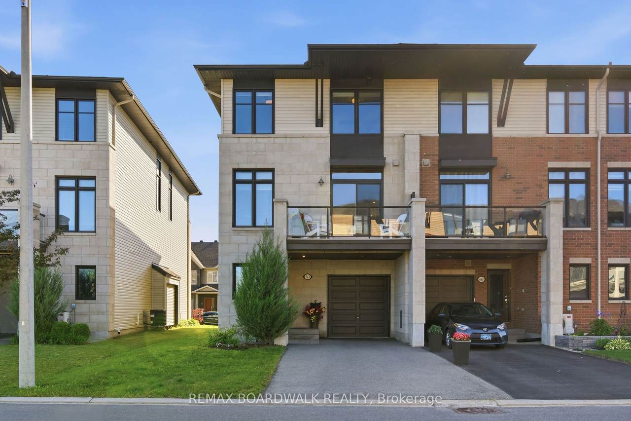 543 Labrador Crescent - Photo 1