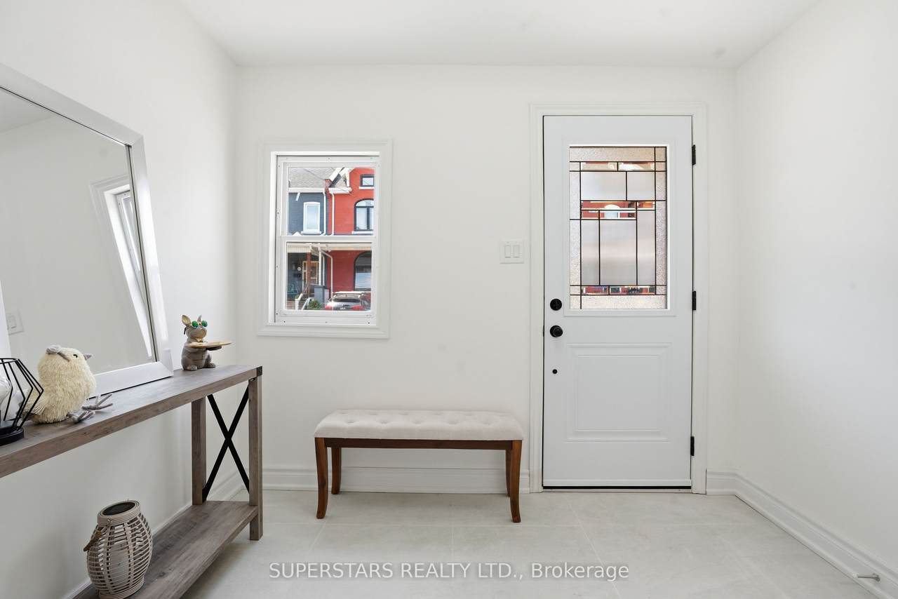https://bt-photos.global.ssl.fastly.net/toronto/1280_boomver_1_X13450792-1.jpg