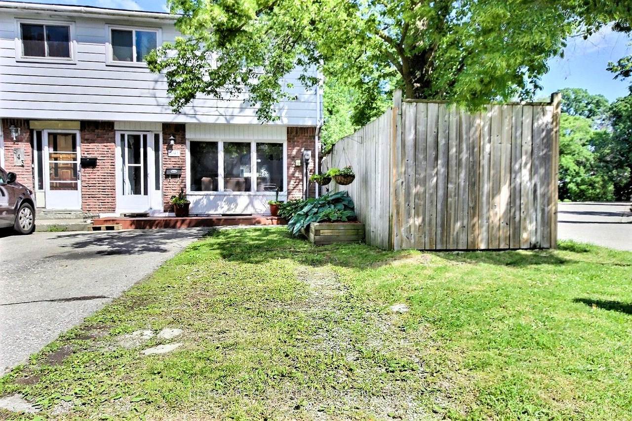 541 Parkview Crescent - Photo 1
