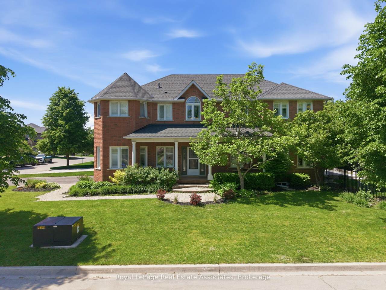 https://bt-photos.global.ssl.fastly.net/toronto/1280_boomver_1_X13482892-1.jpg