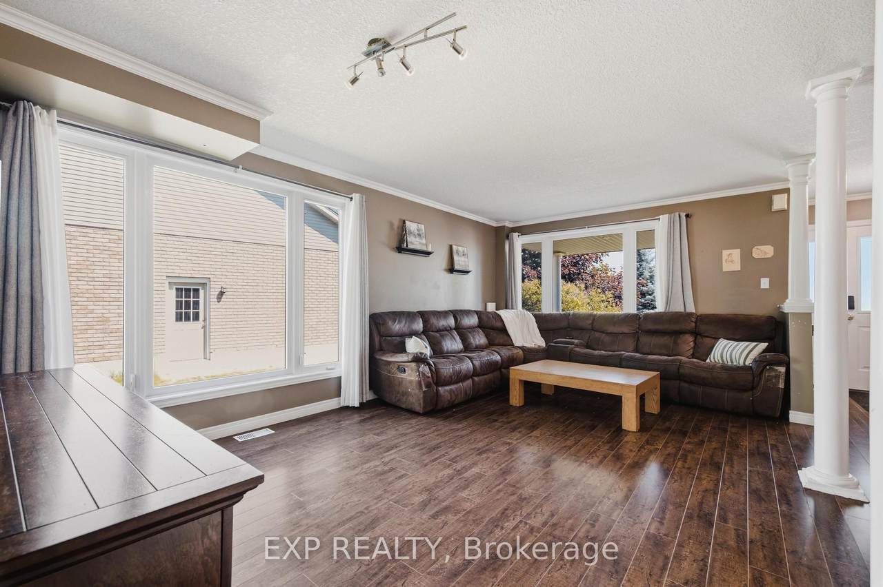 https://bt-photos.global.ssl.fastly.net/toronto/1280_boomver_1_X13486916-2.jpg