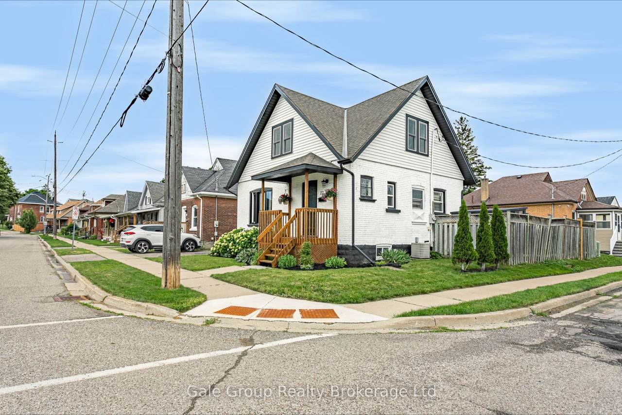 22 Strathcona Avenue - Photo 1