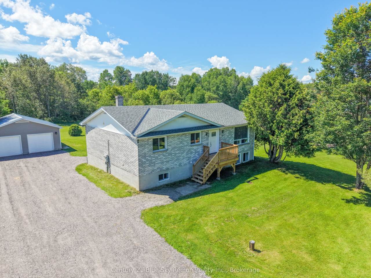418 Laurier Street - Photo 1