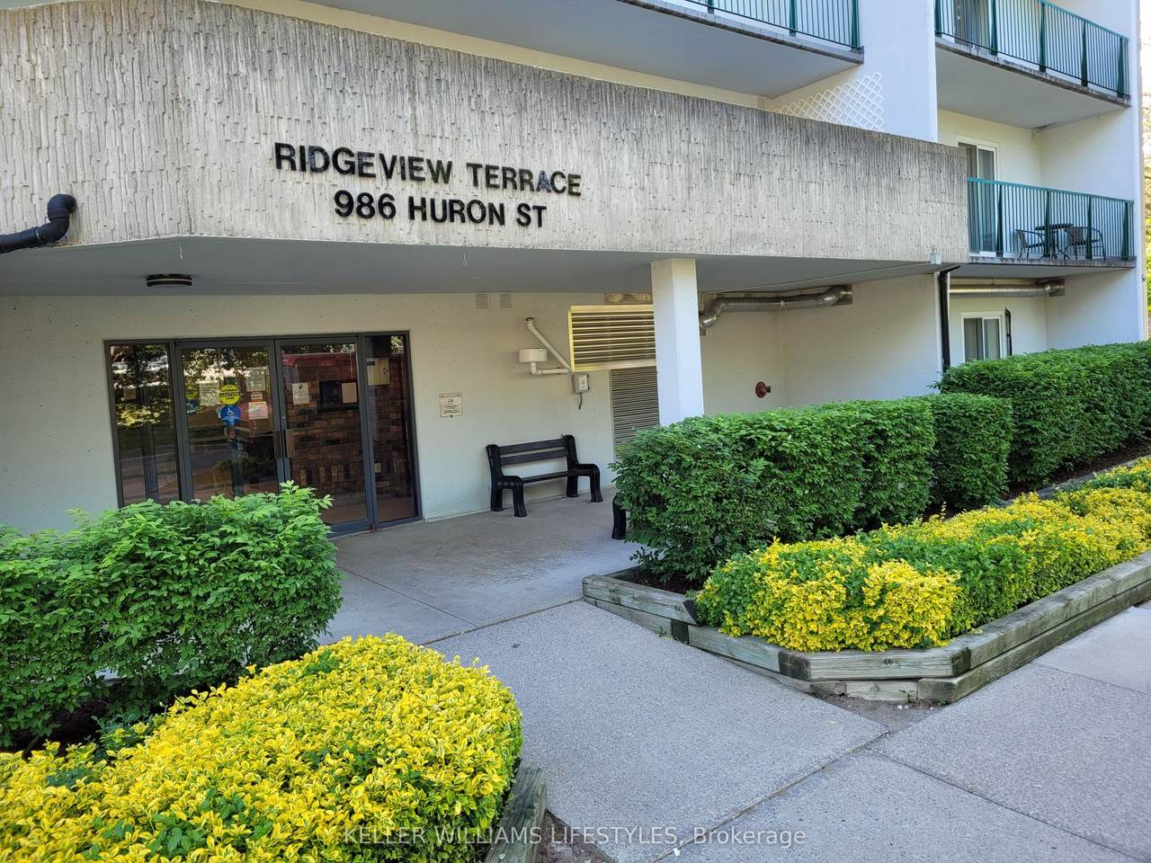 986 Huron Street - Photo 1